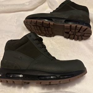 Nike goadome size 12 brand new never worn